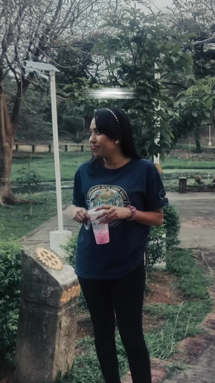 @Ellyana