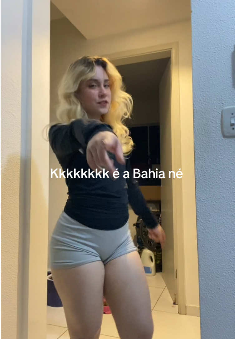 @BrunaRioss_