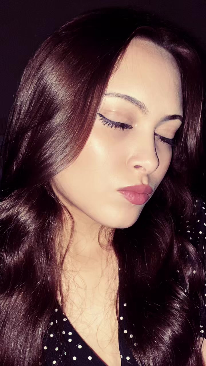 @Luna