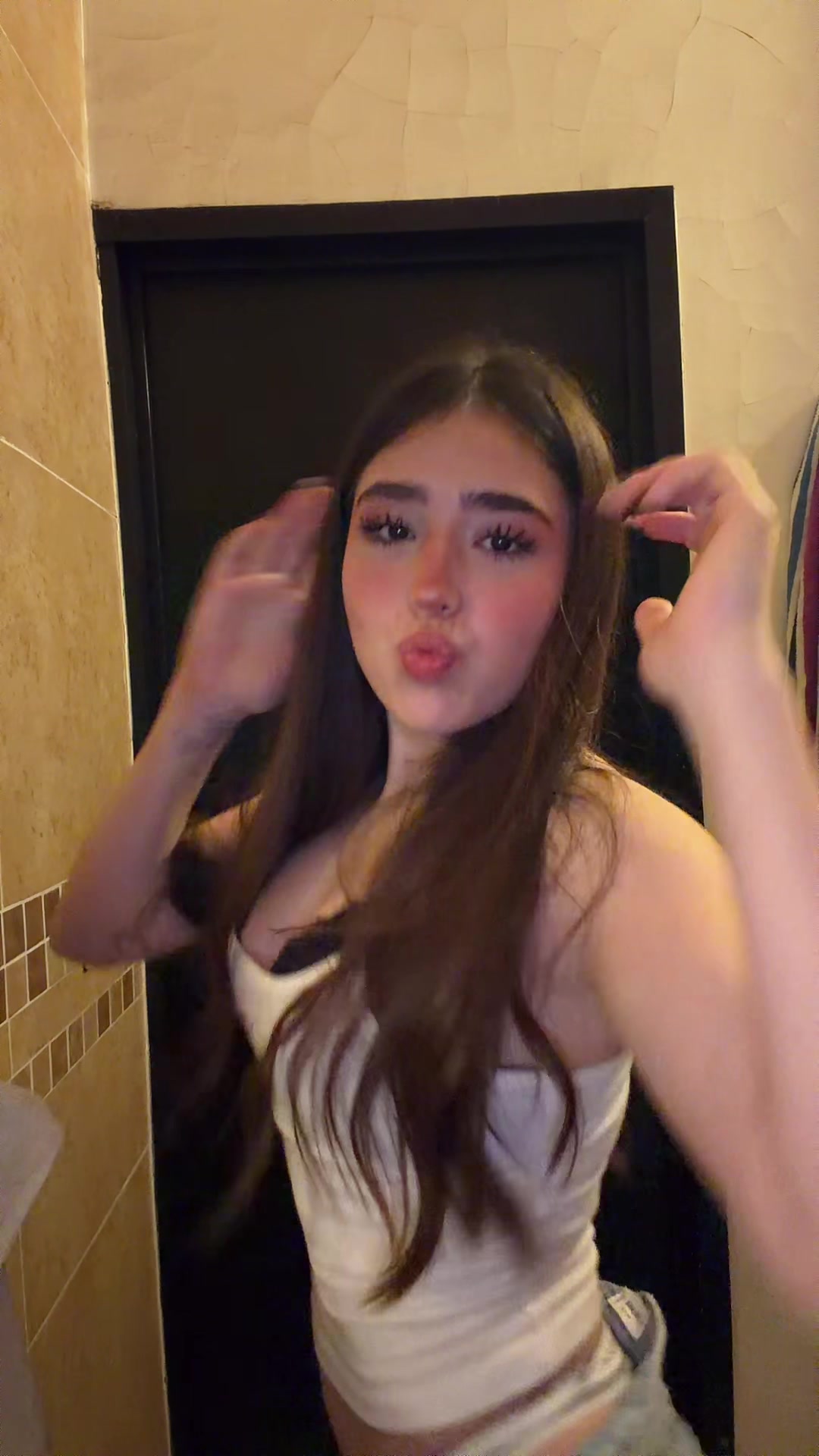 @kamihickman_