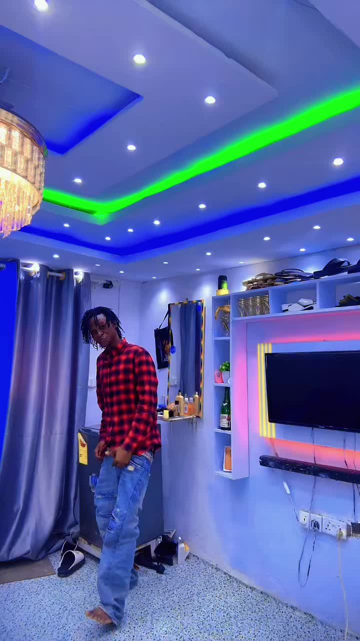 @YAARO KING 👑
