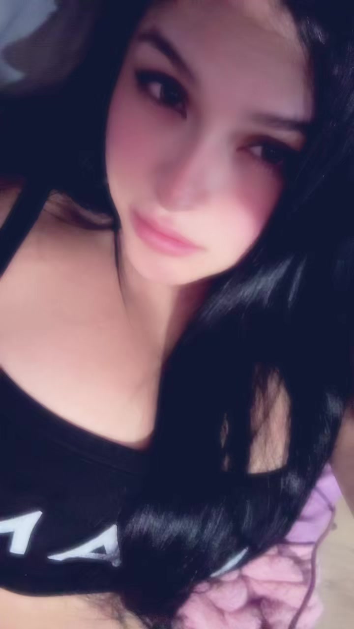 @Adriana paola🩷