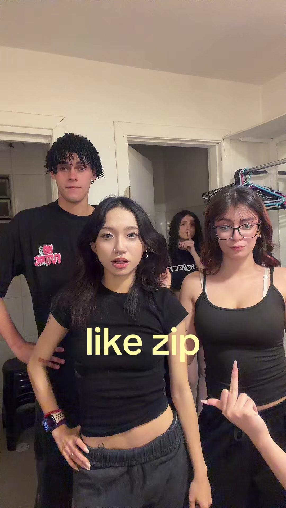 @leticiakemi