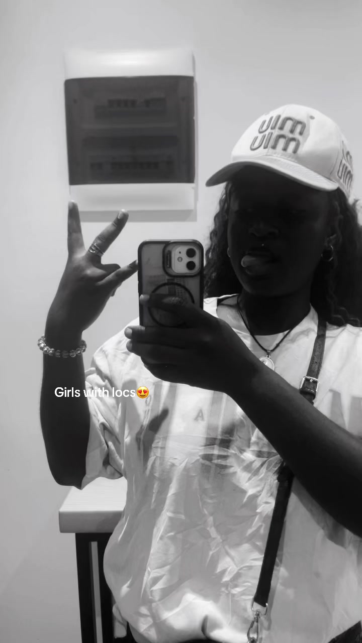 @Réna_dior🫦🤍👑