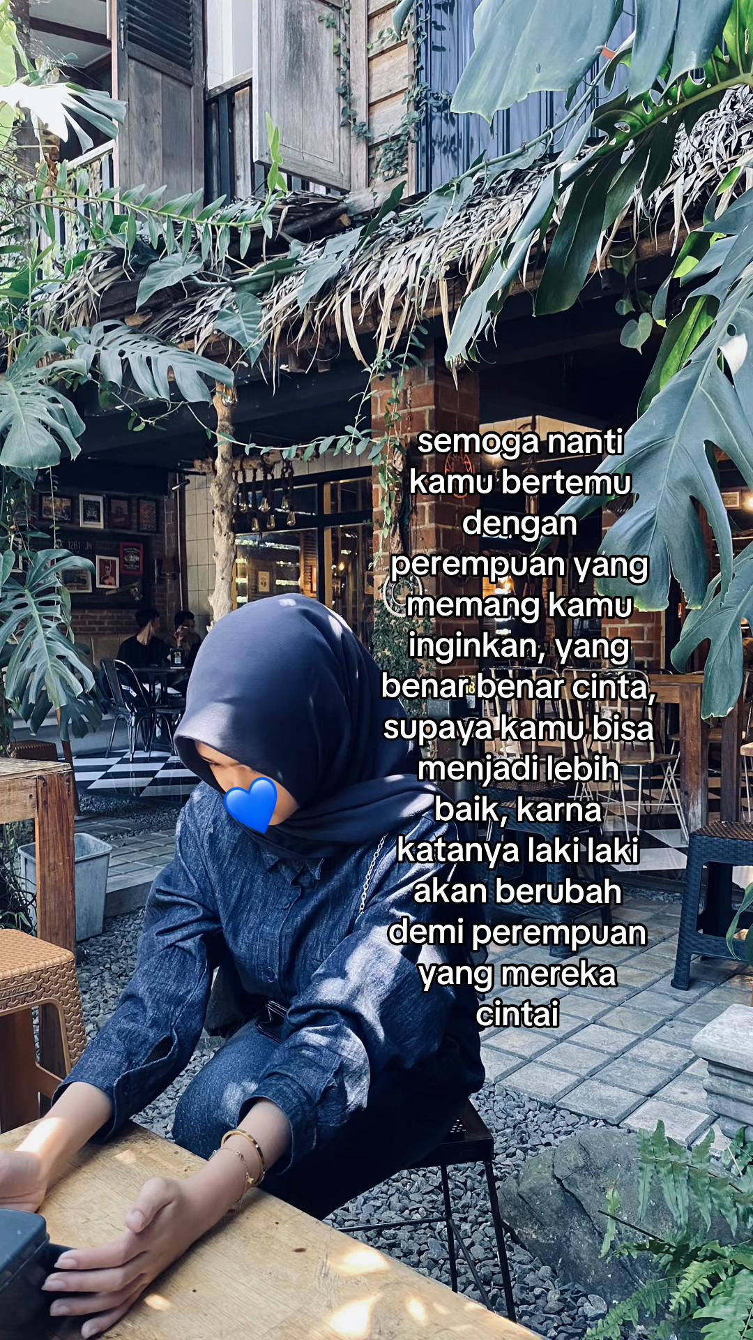 @✮