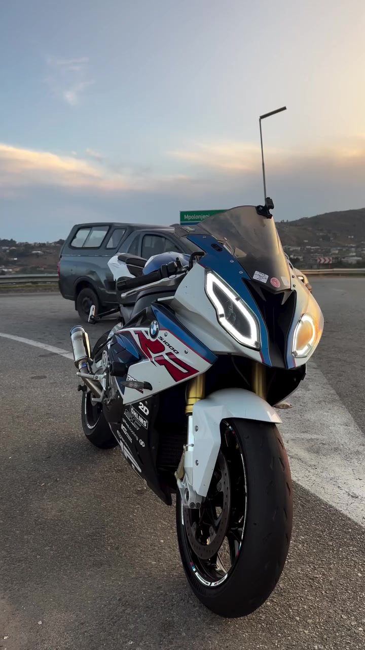 @RobbieMotoBikers🔥
