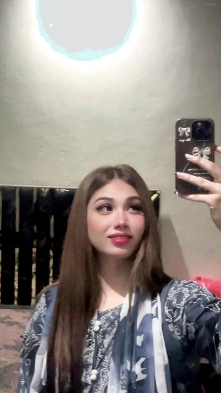 @Hoorpari ❤️🦋