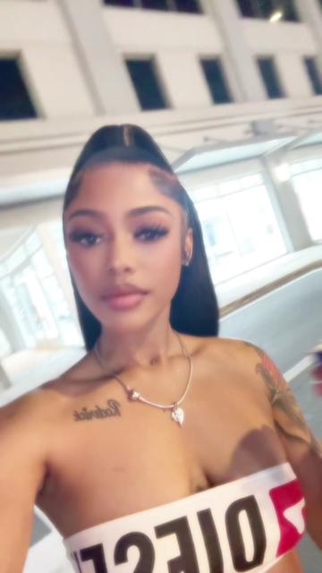 @J1🫧