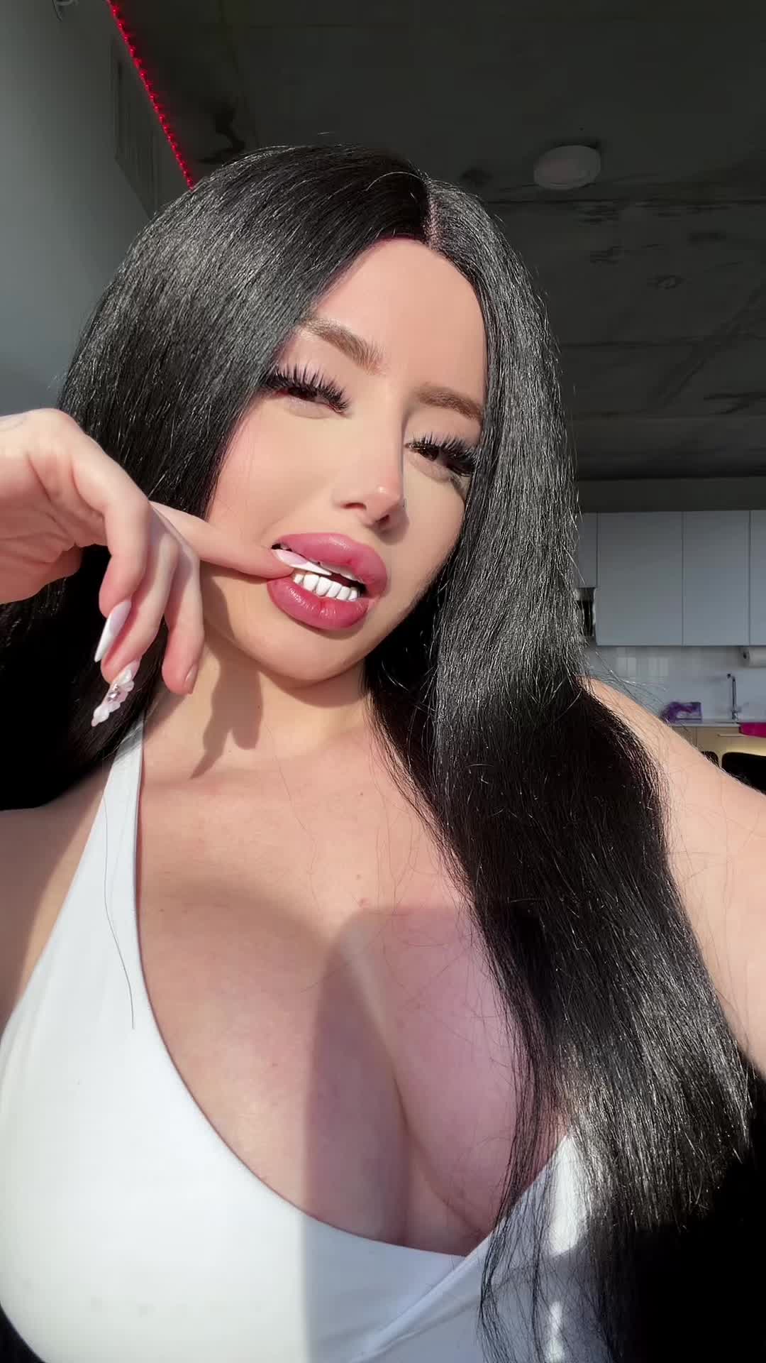 @Luna