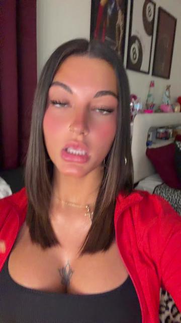 @lovely vic