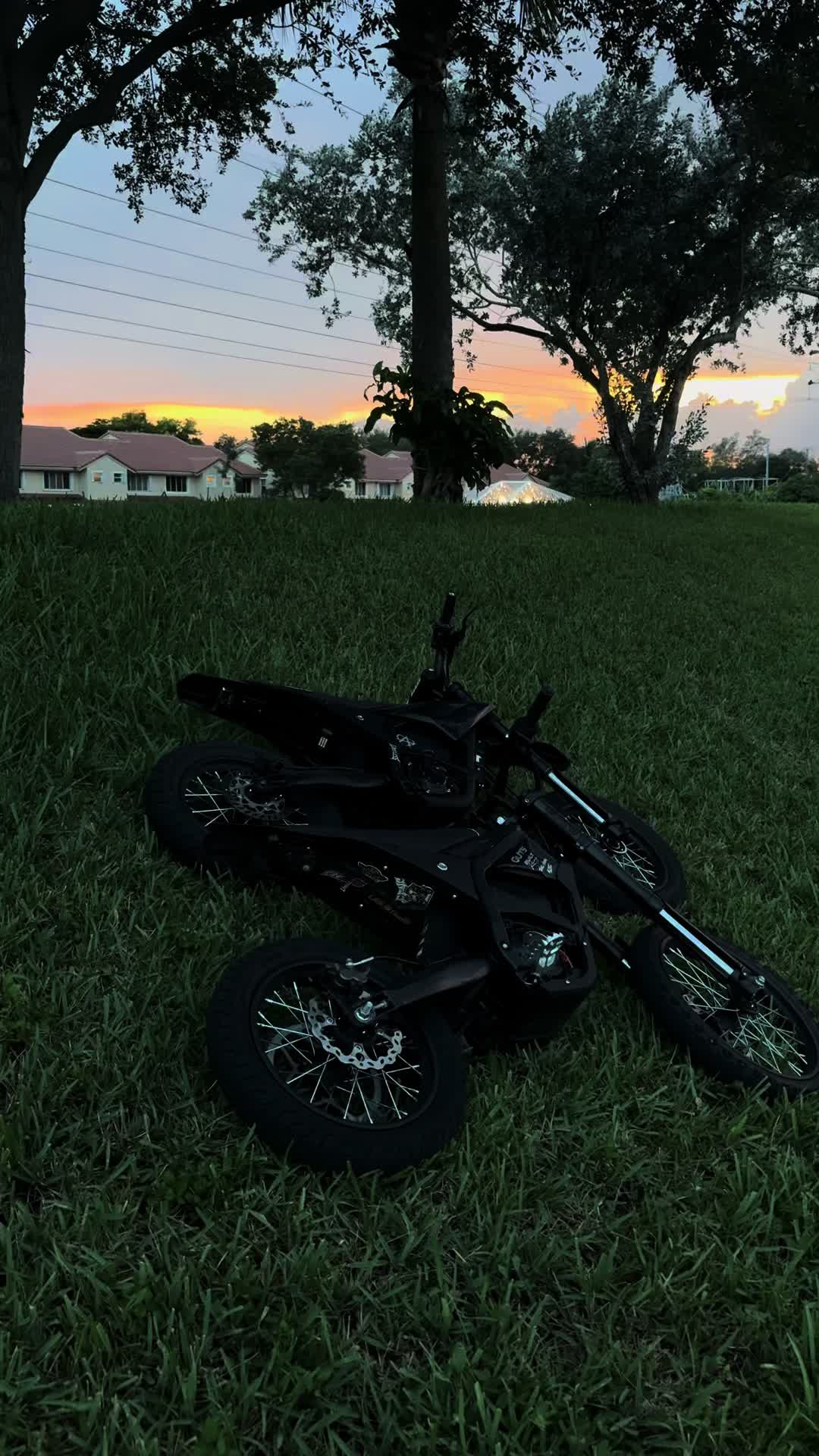 @♱