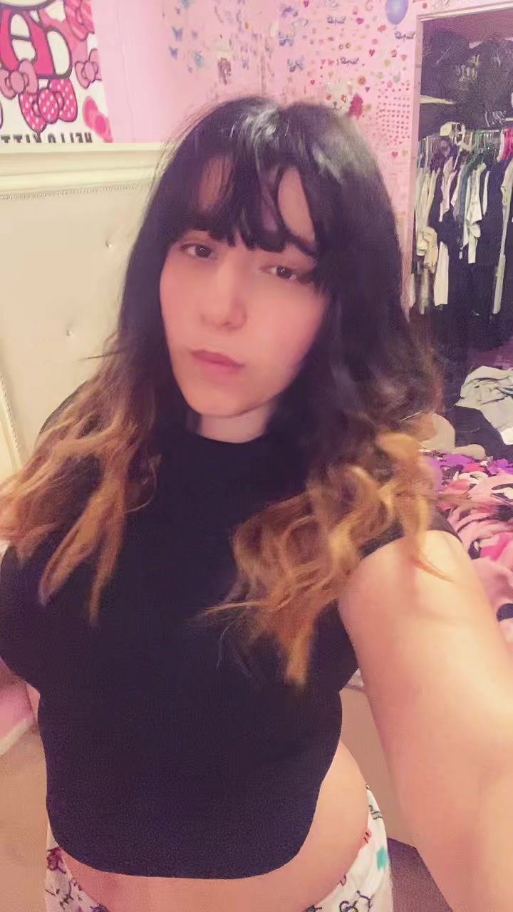 @sarahnextdoorgirl:)
