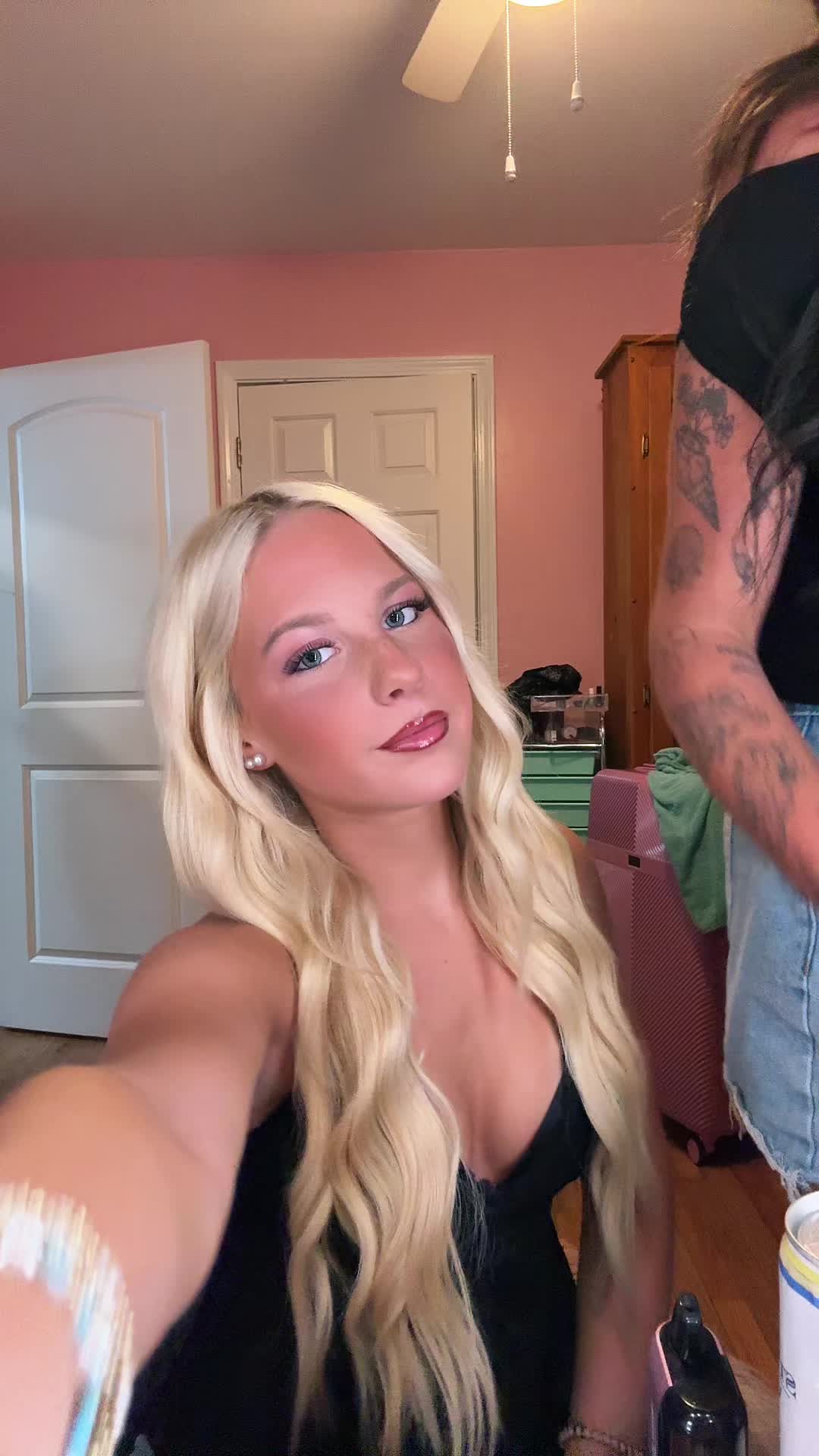 @🪩😝🤫