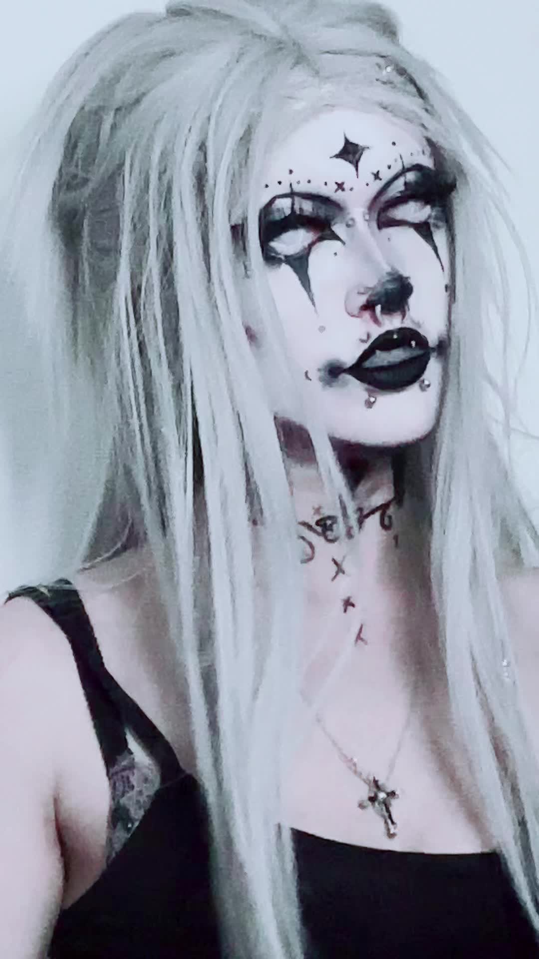 @🩸💉𝓕𝓵𝓮𝓼𝓱 𝓭𝓸𝓵𝓵𝔂💉 🩸