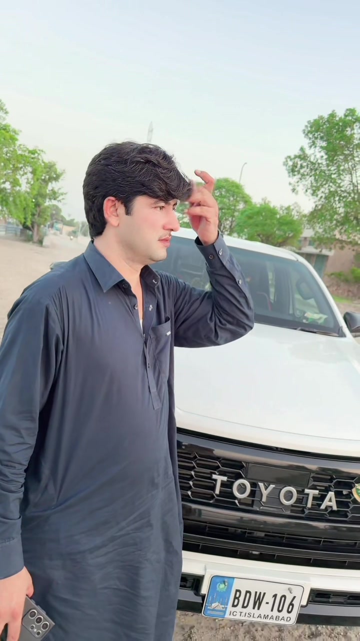 @Singer Tahir Farooq