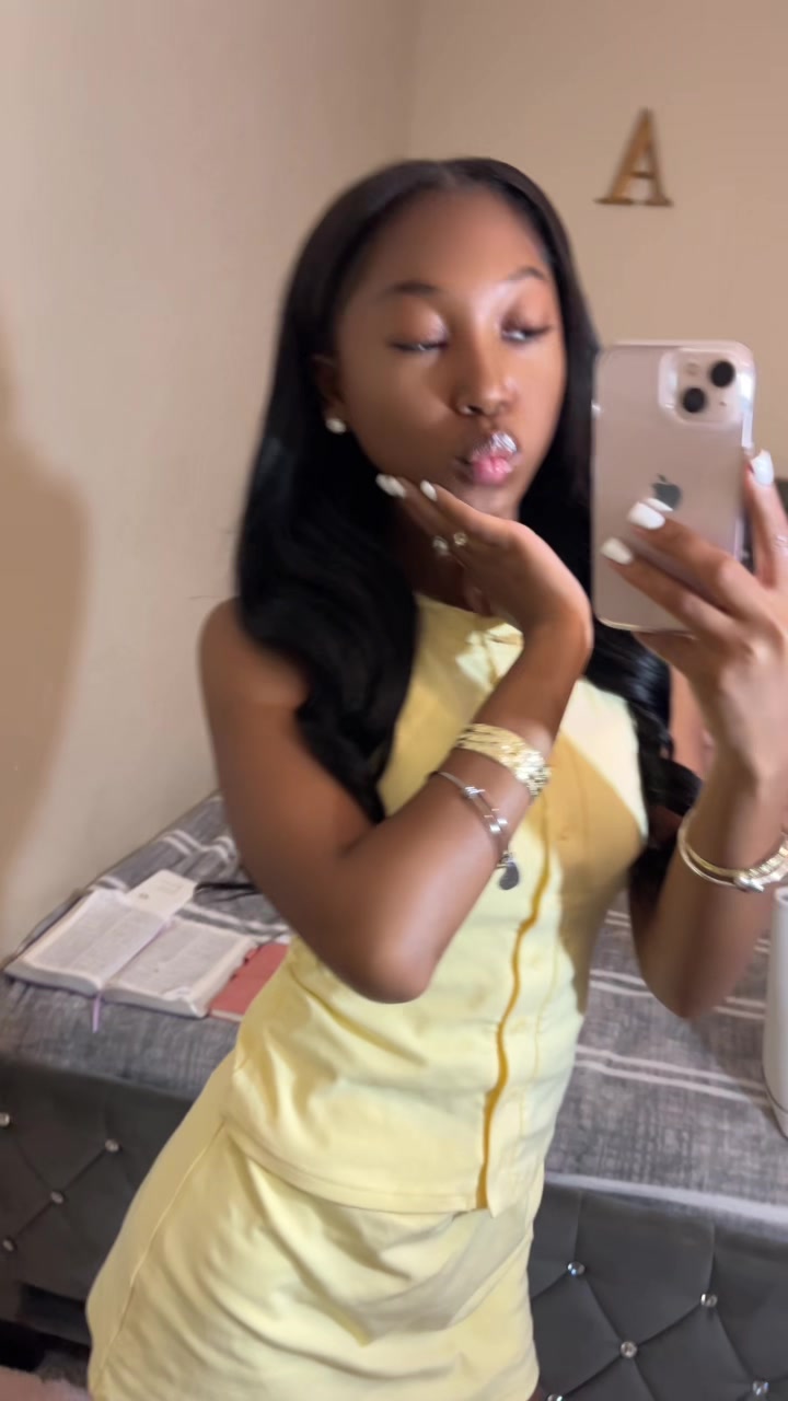 @aniyaedrienna