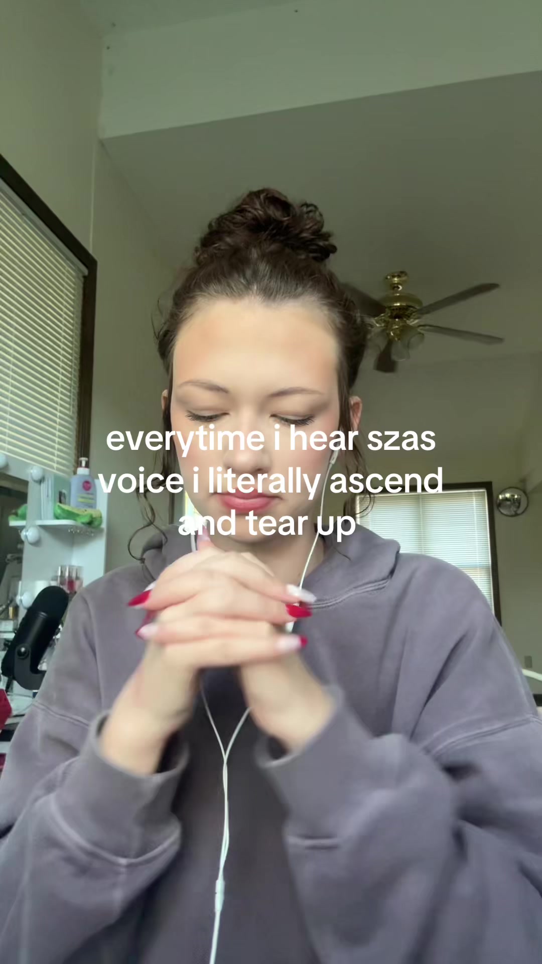 @𑣲 t