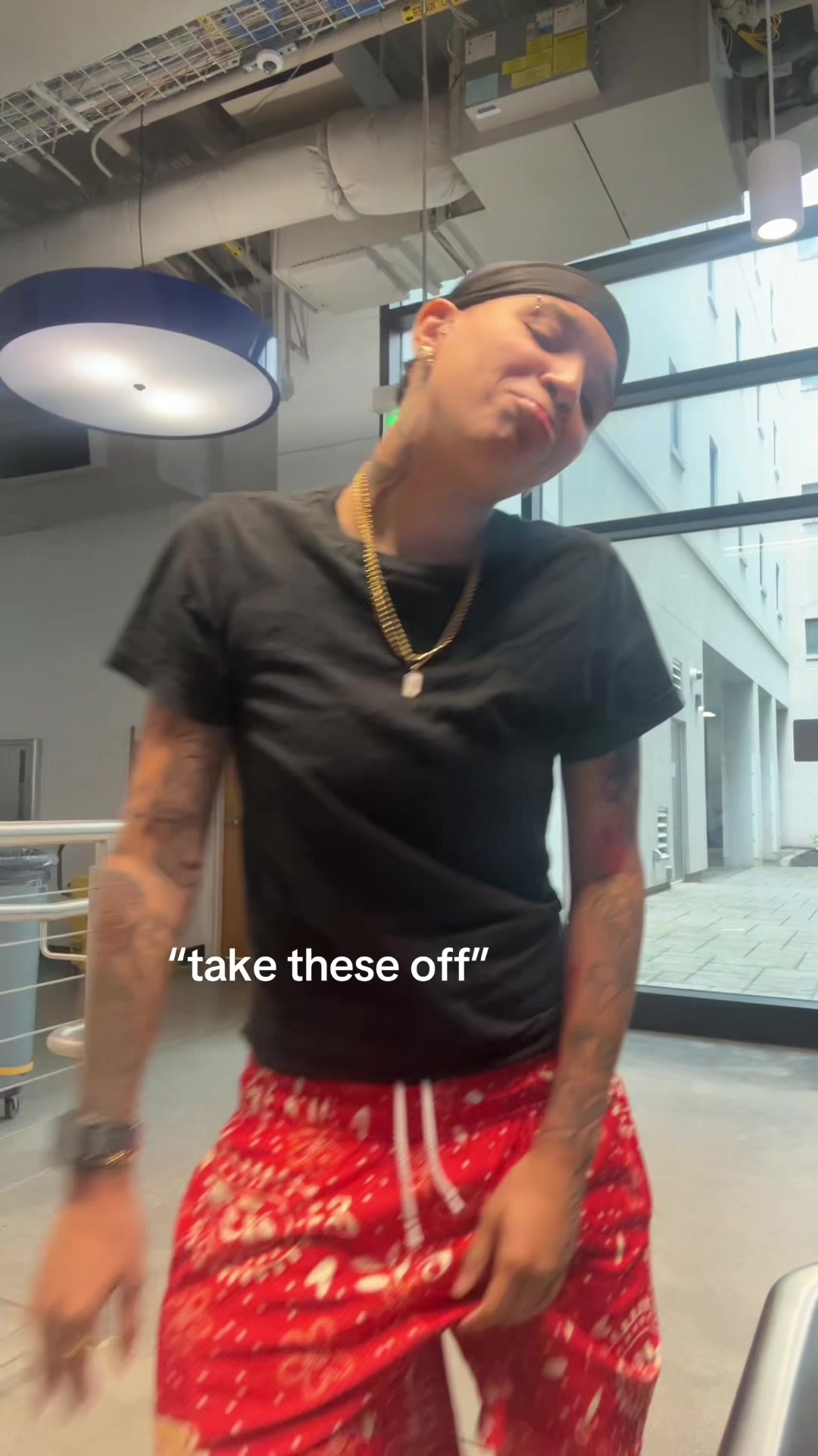 @shelovelayy