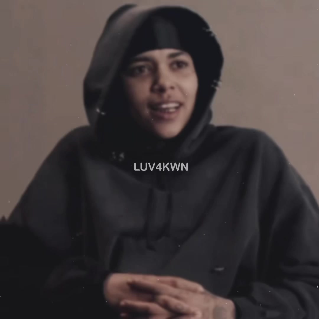 @𝒟