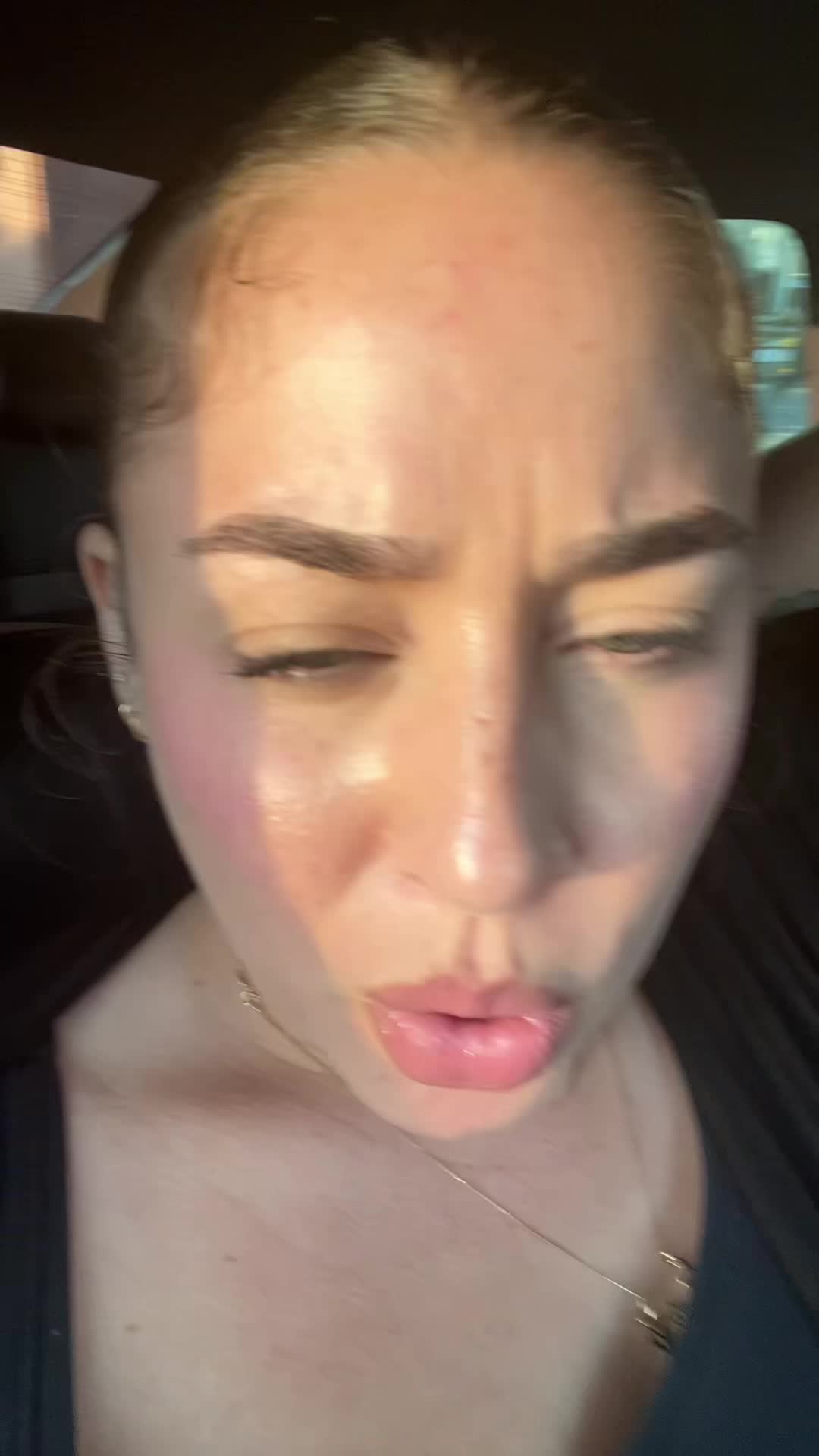 @zoefromtheinternet