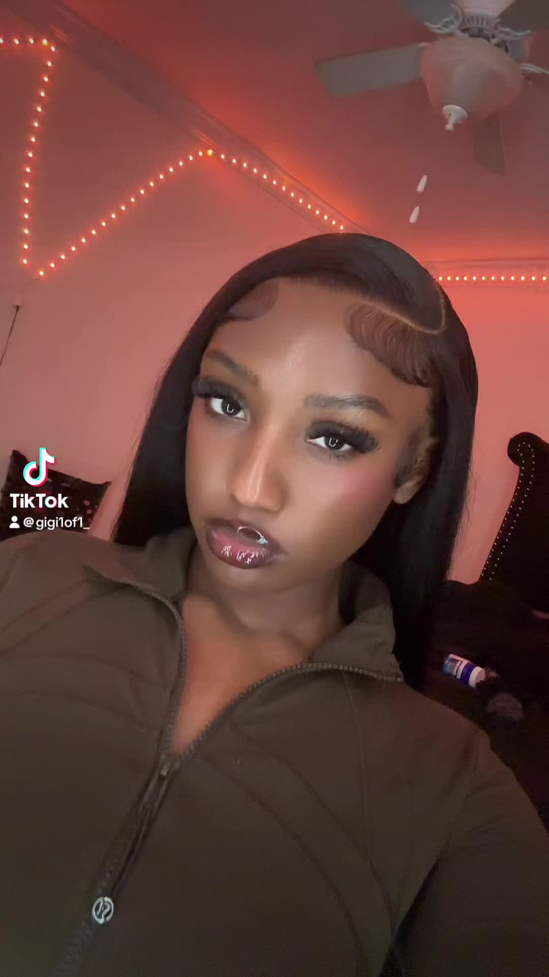 @gigi1of1