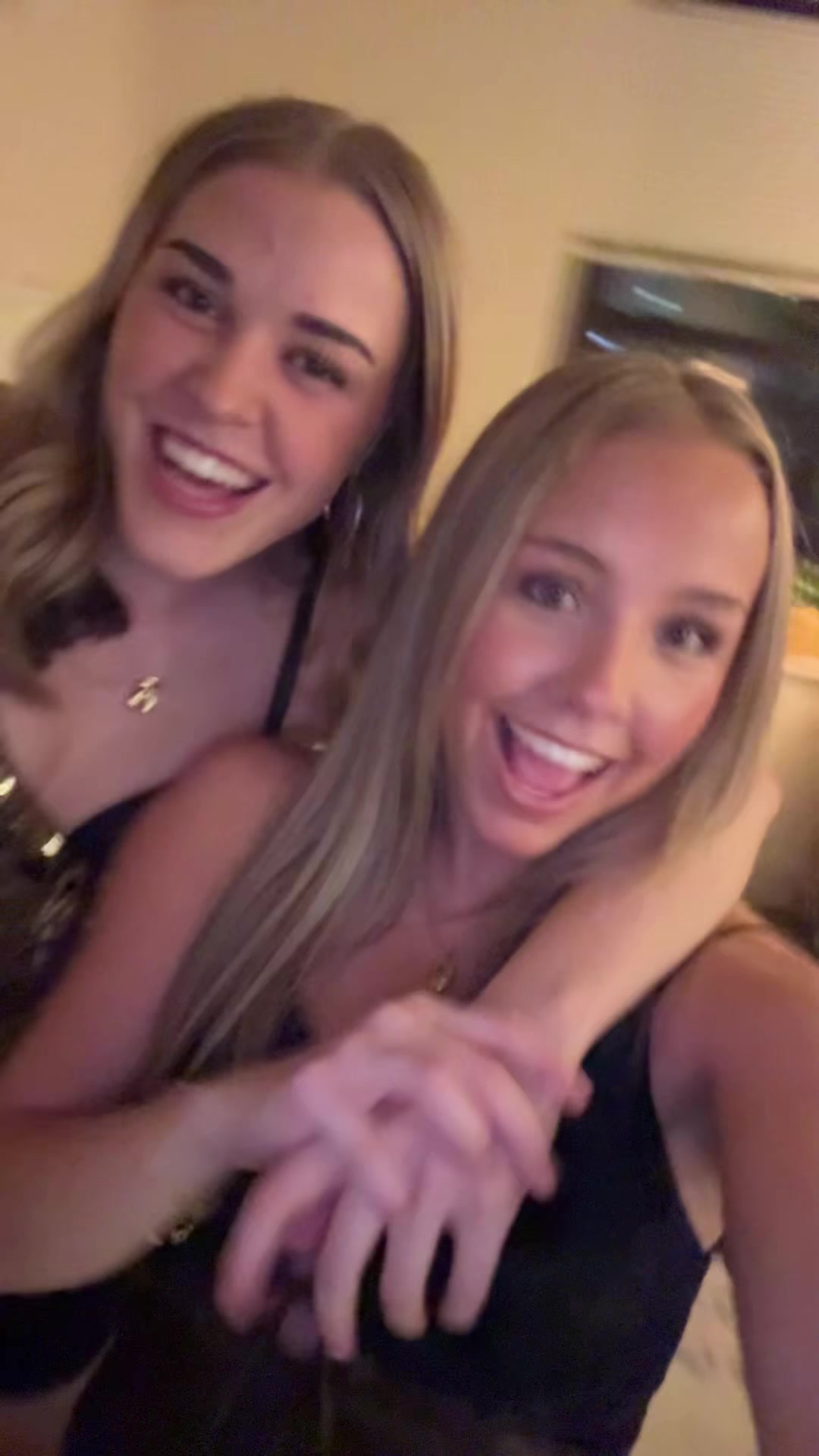 @Annie🥳
