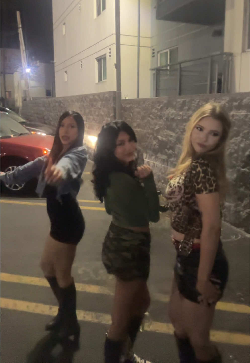 @Emily 🎀🦂