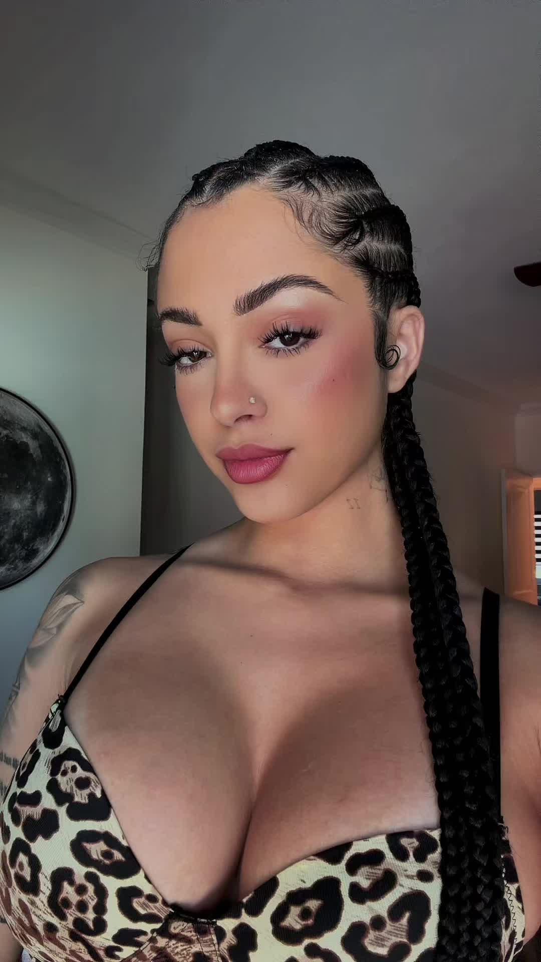 @Malu Trevejo