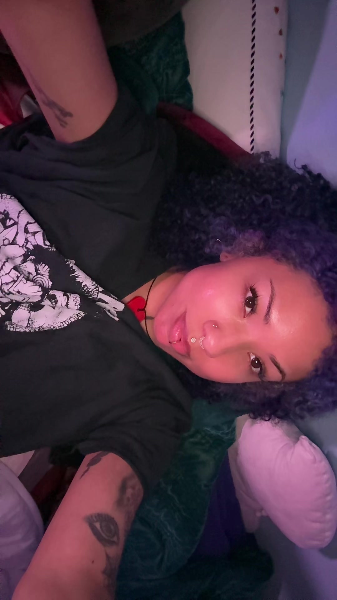 @thegirlinurphone