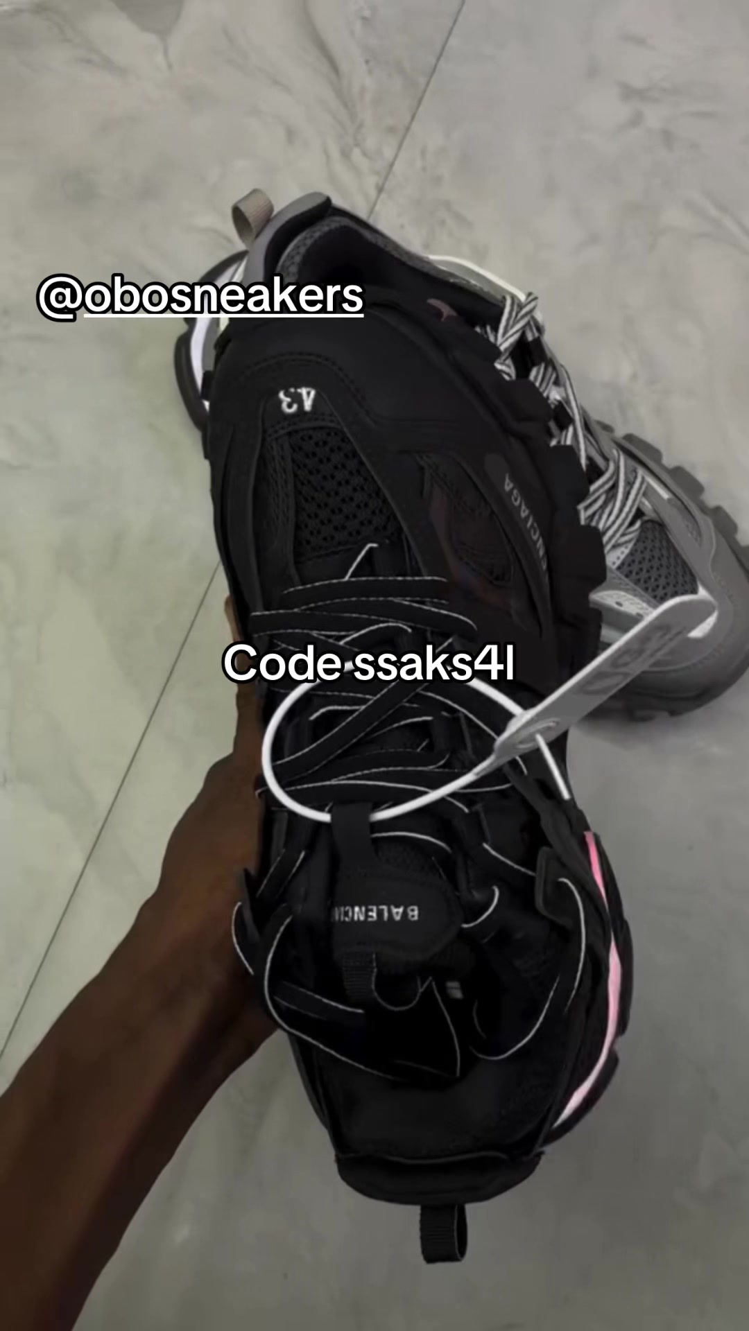 @⃟