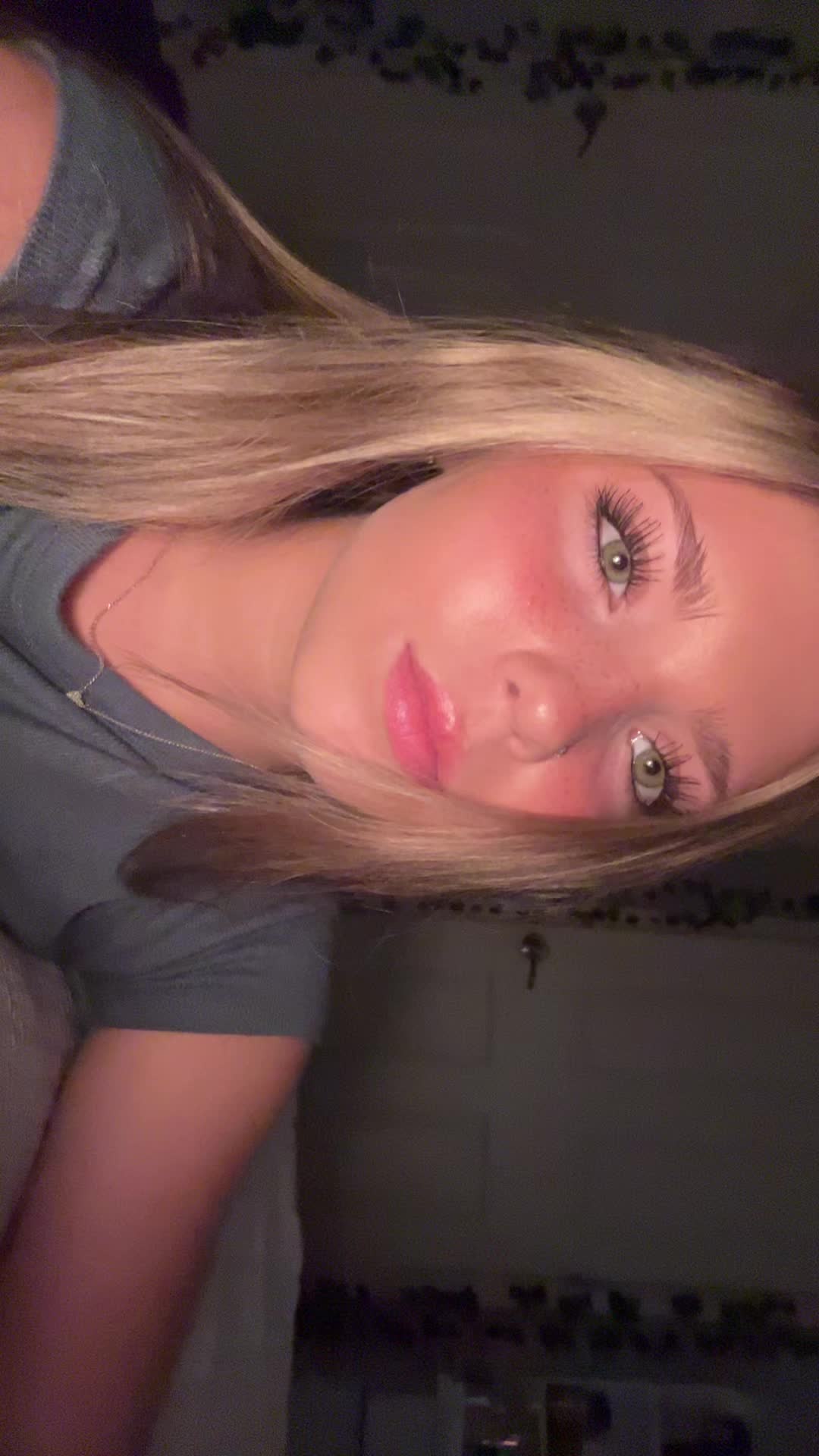 @$elena😛