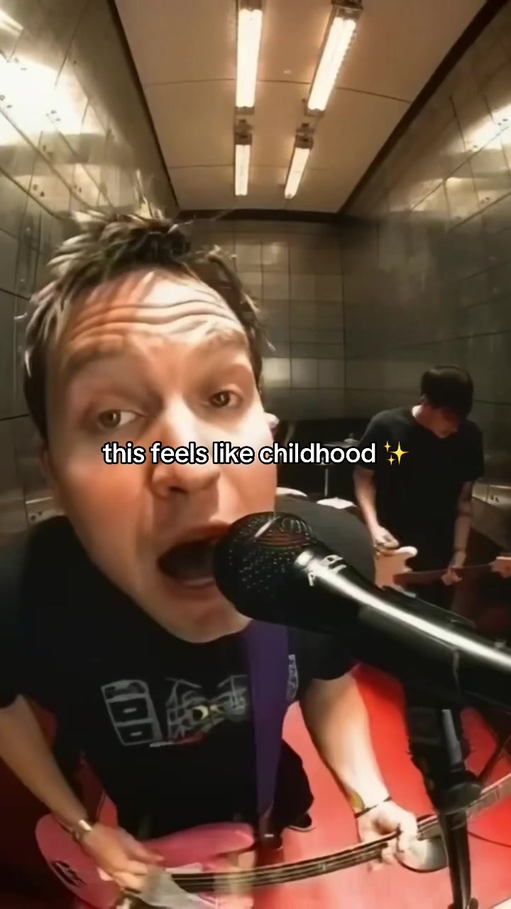 @Blink-182 Fan Page