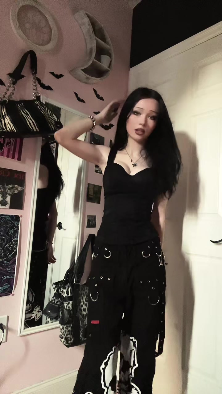 @🦇 kayla 🦇
