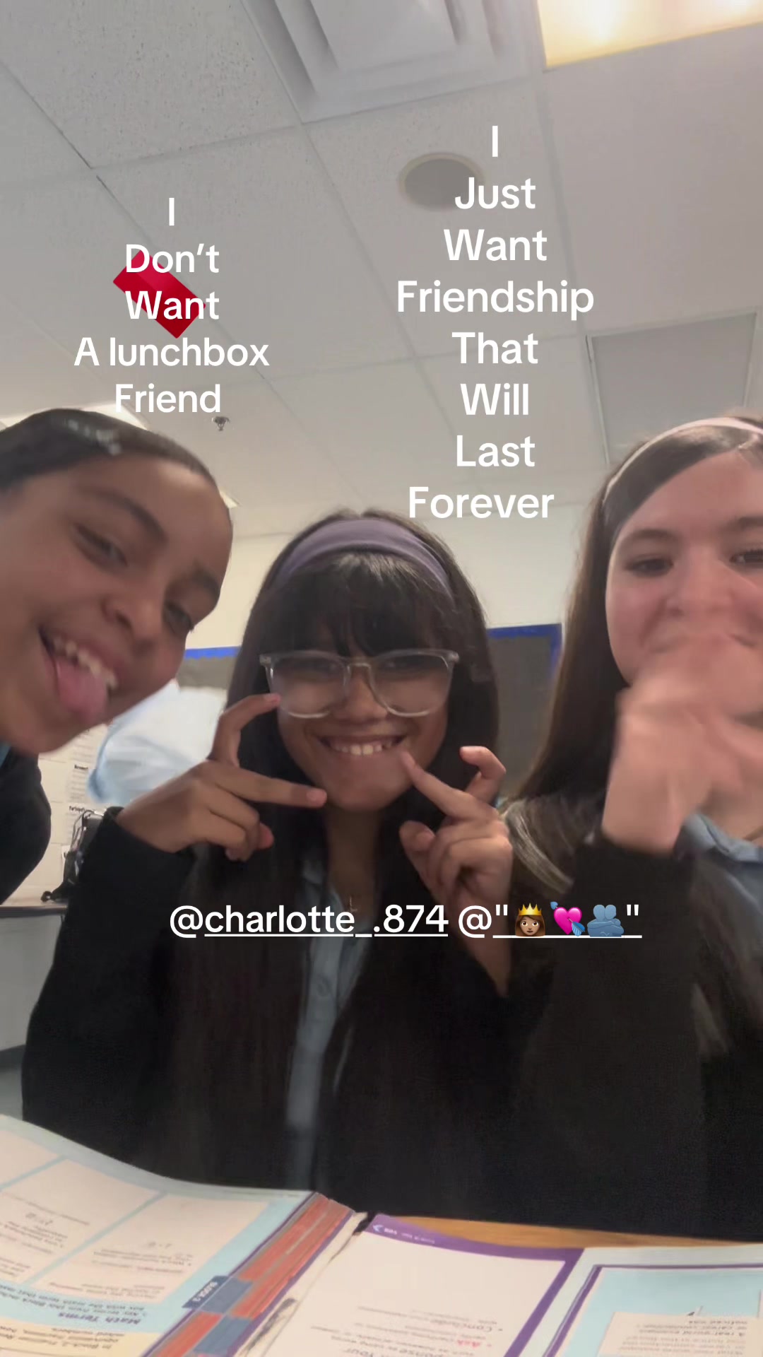 @Official.pr3ttyfac3😌✌🏼