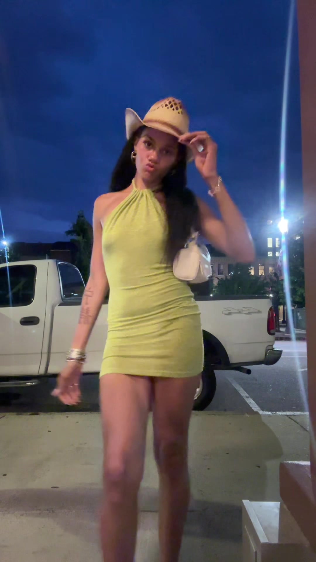 @(🎀>💋<)