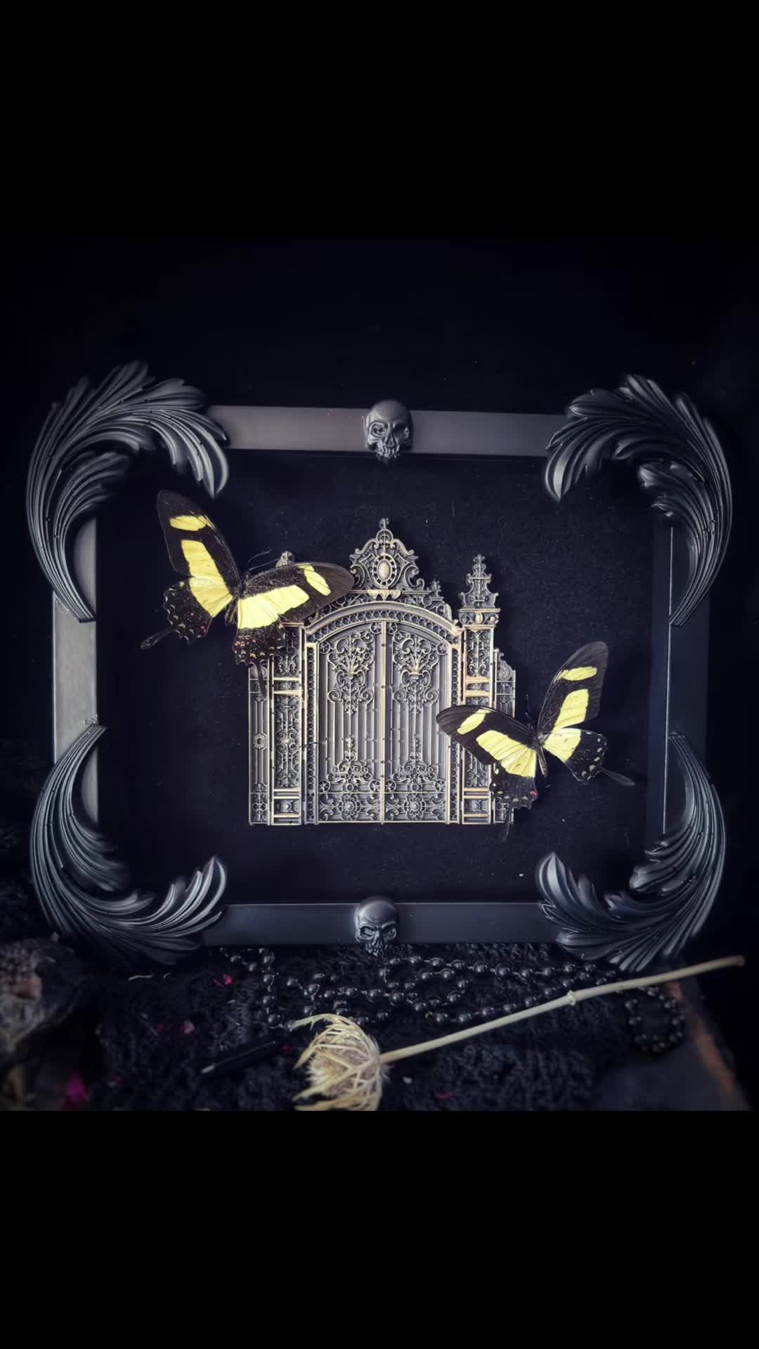 @🕯️Madame L&rsquo;s Art Oddities🕯️