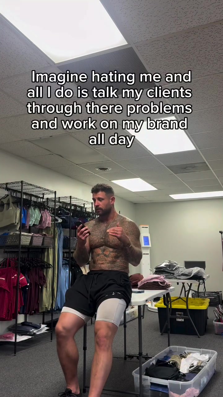 @_kevykevv