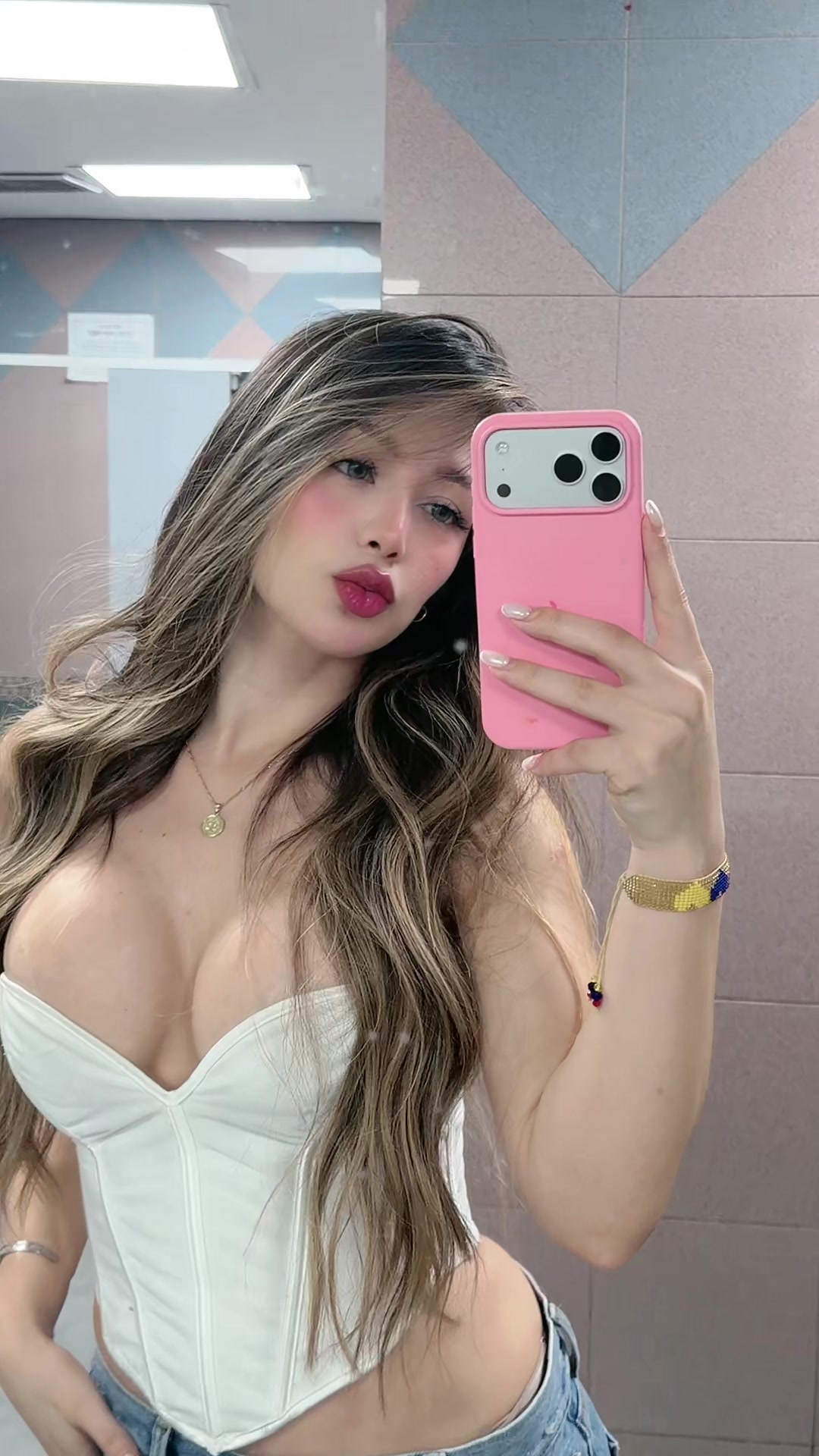 @Karol ᥫ᭡.