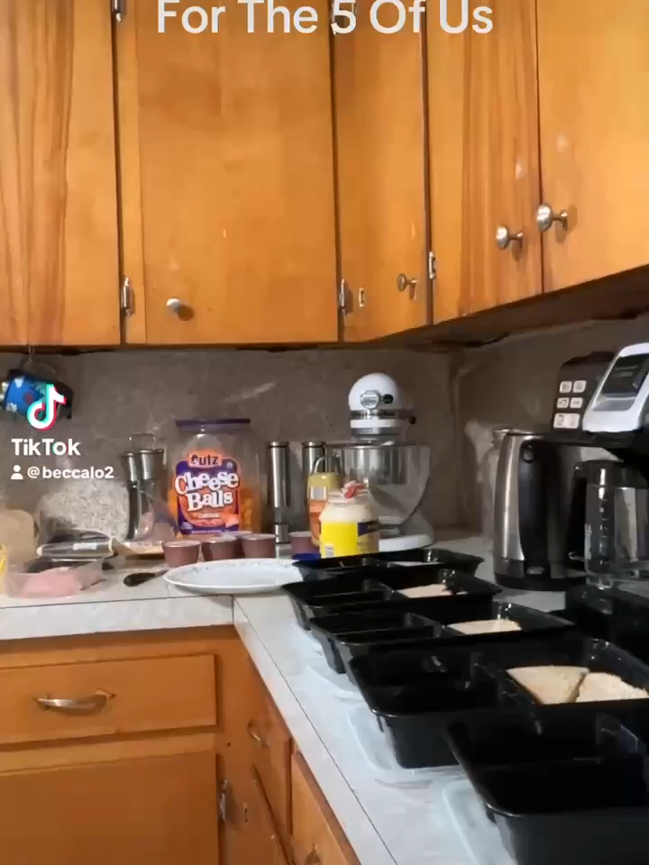 @BeccaLo
