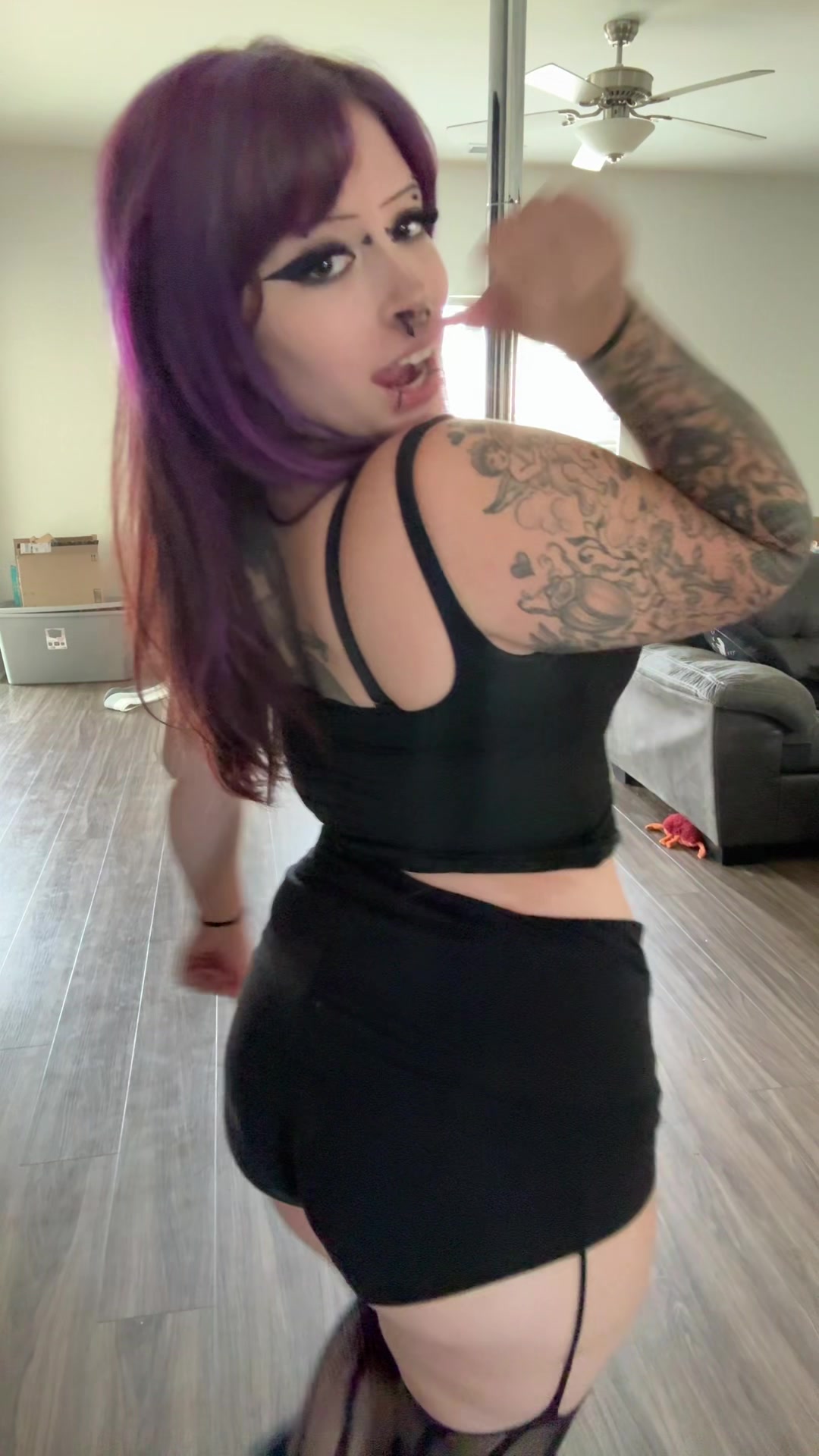 @JaneSpookyHot