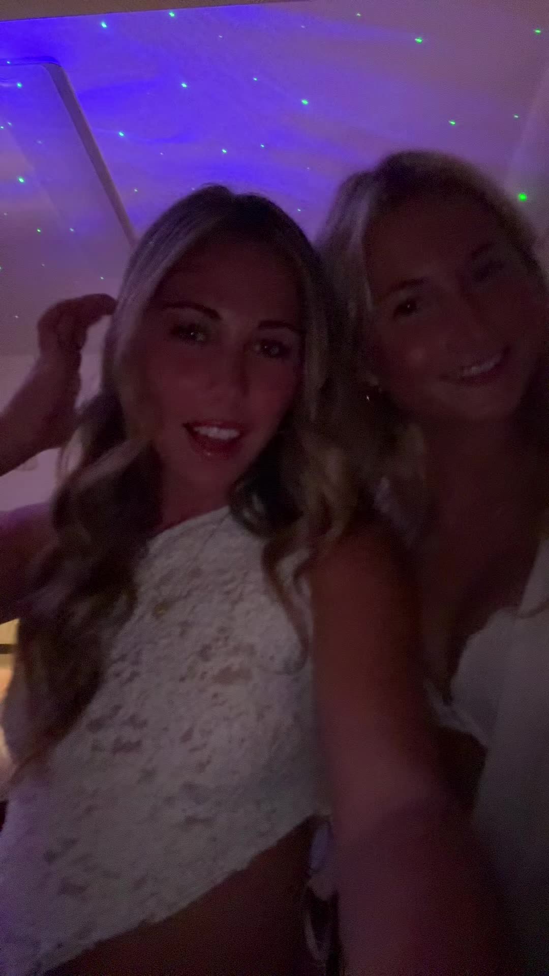 @elliebearr