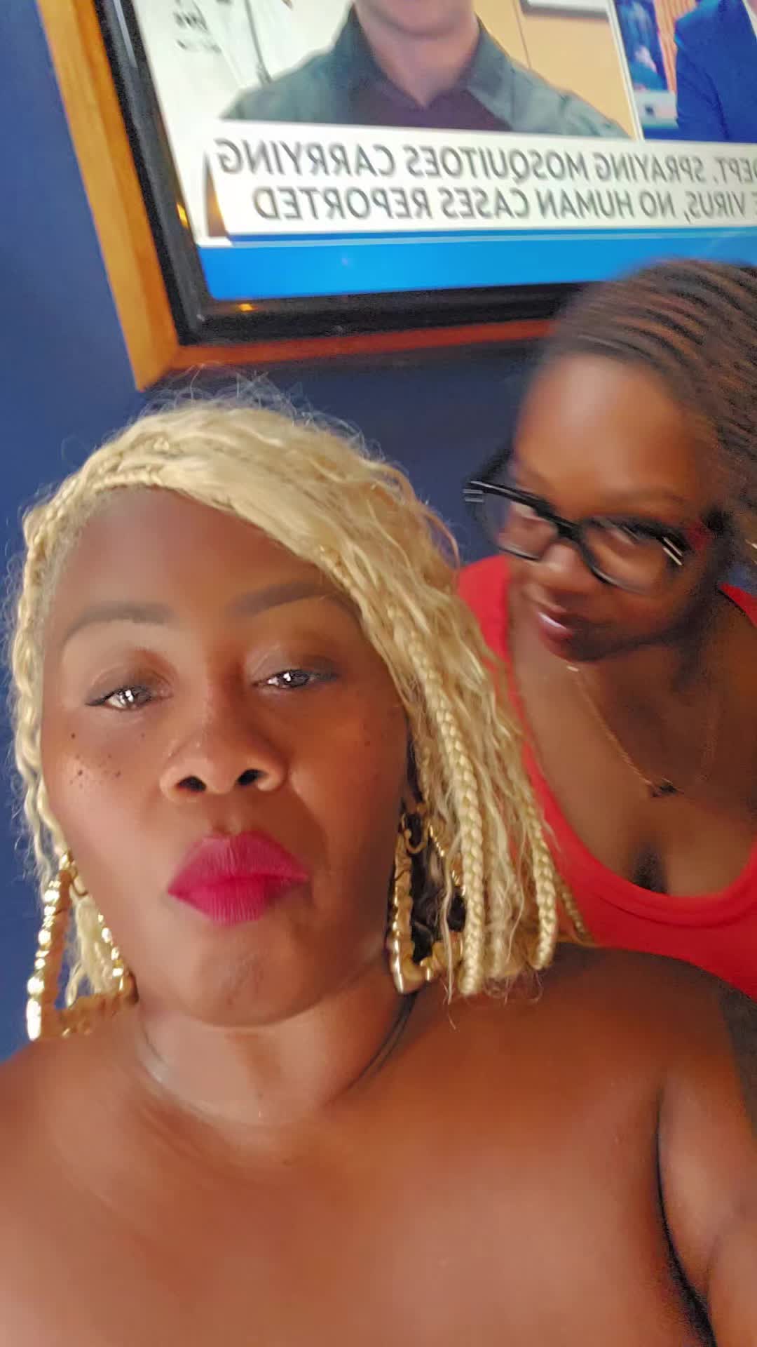 @Just_Q_
