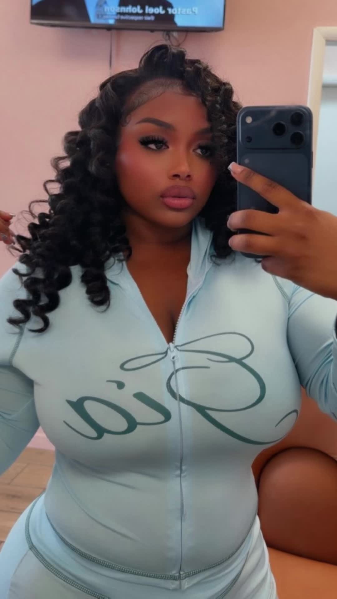 @THE GLAM ADDICT ๐