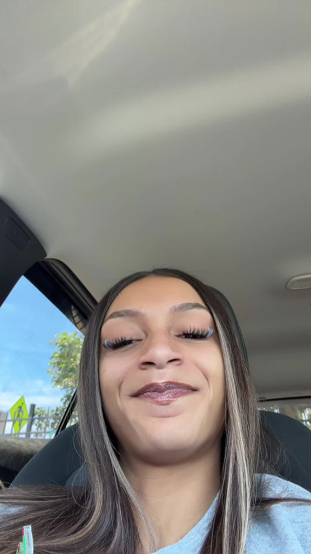@urlocalhotweirdo