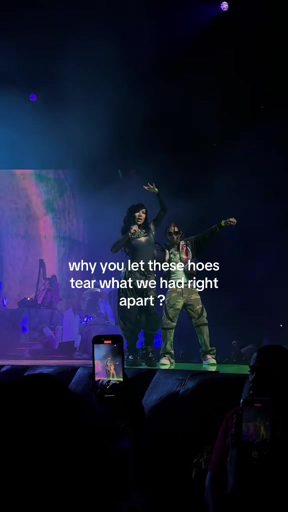 @⃟