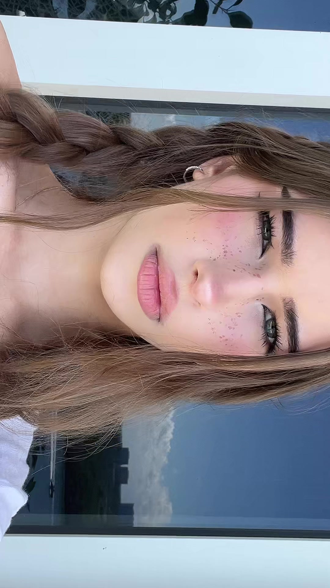 @lizka