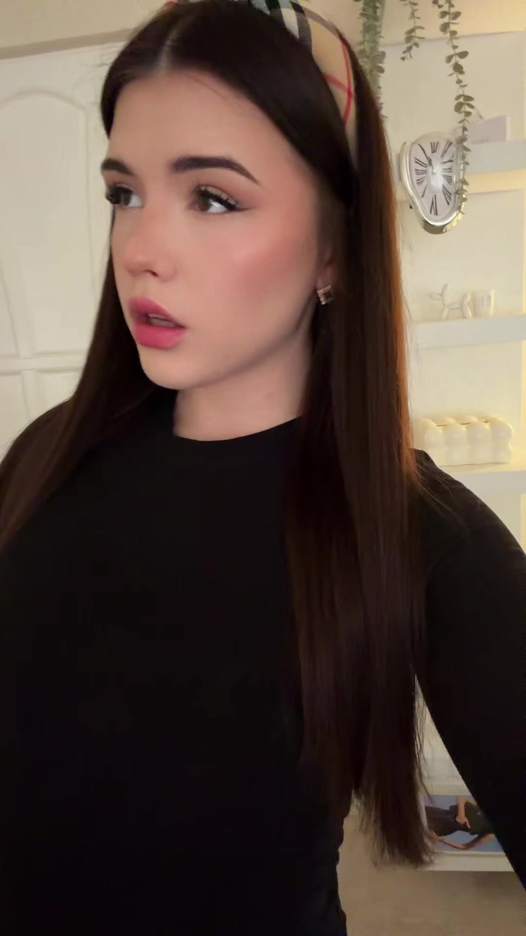 @𝐄𝐦𝐦𝐚