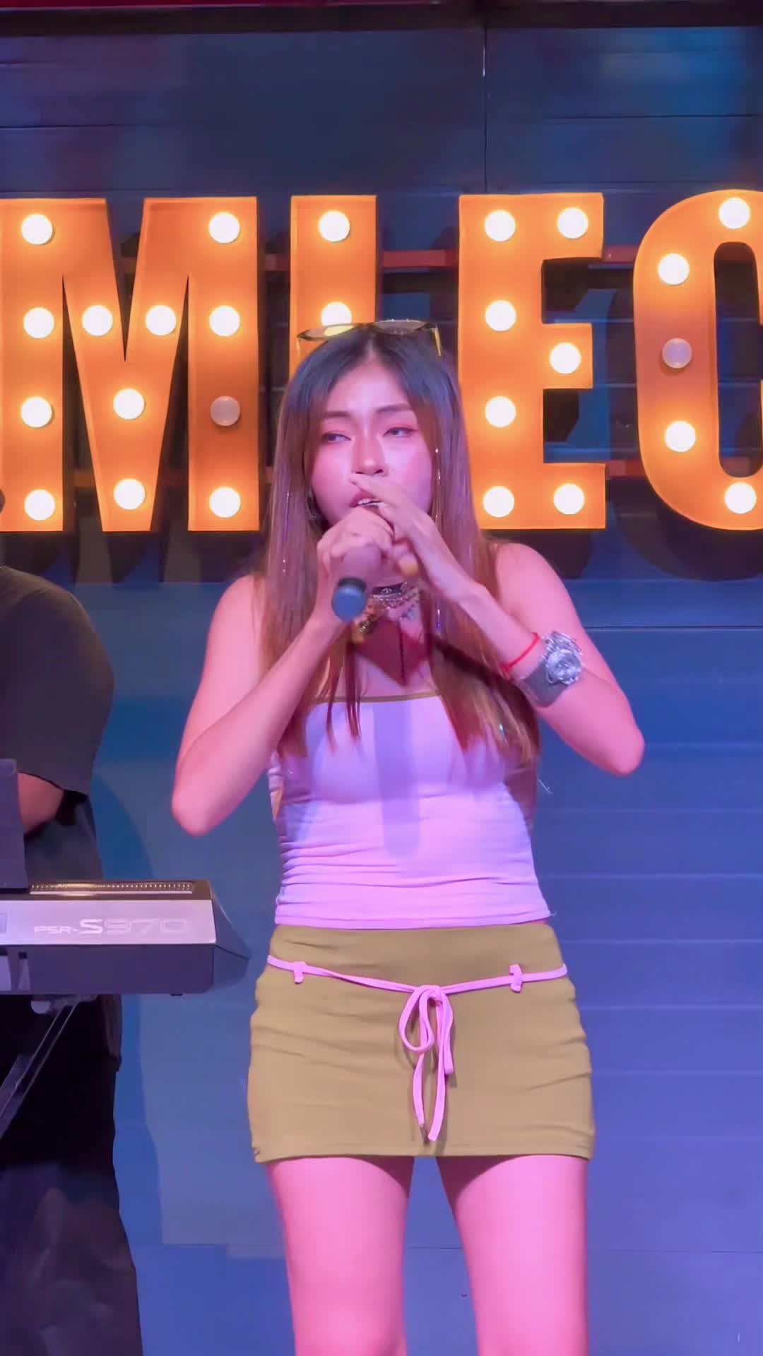 @Reachny រាជនី