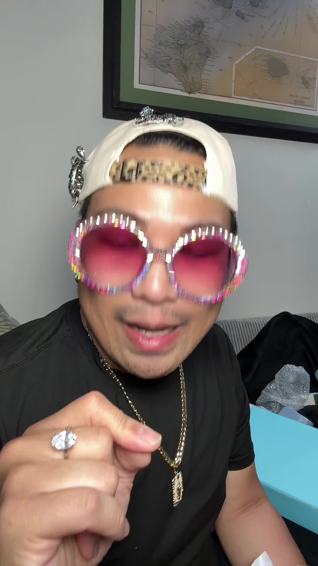 @Vaughn Prada
