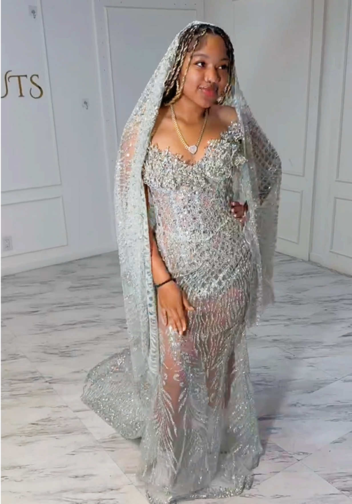@Anit Cuts | Prom & Bridal